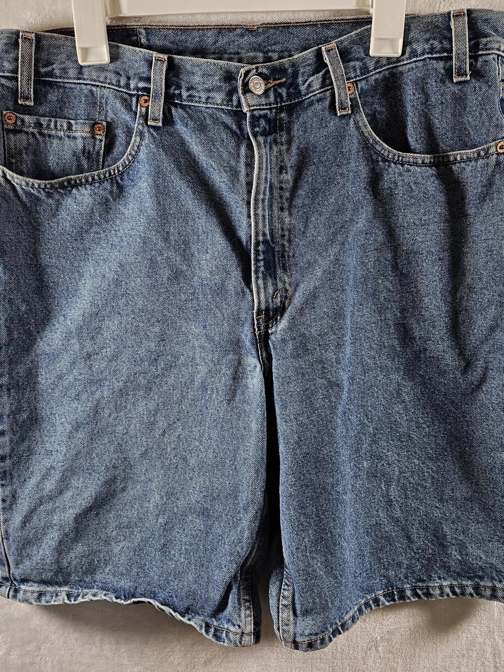 Levi's 550 Relaxed Fit Denim Jean Shorts Medium Wash 5-Pocket Men's Size 38